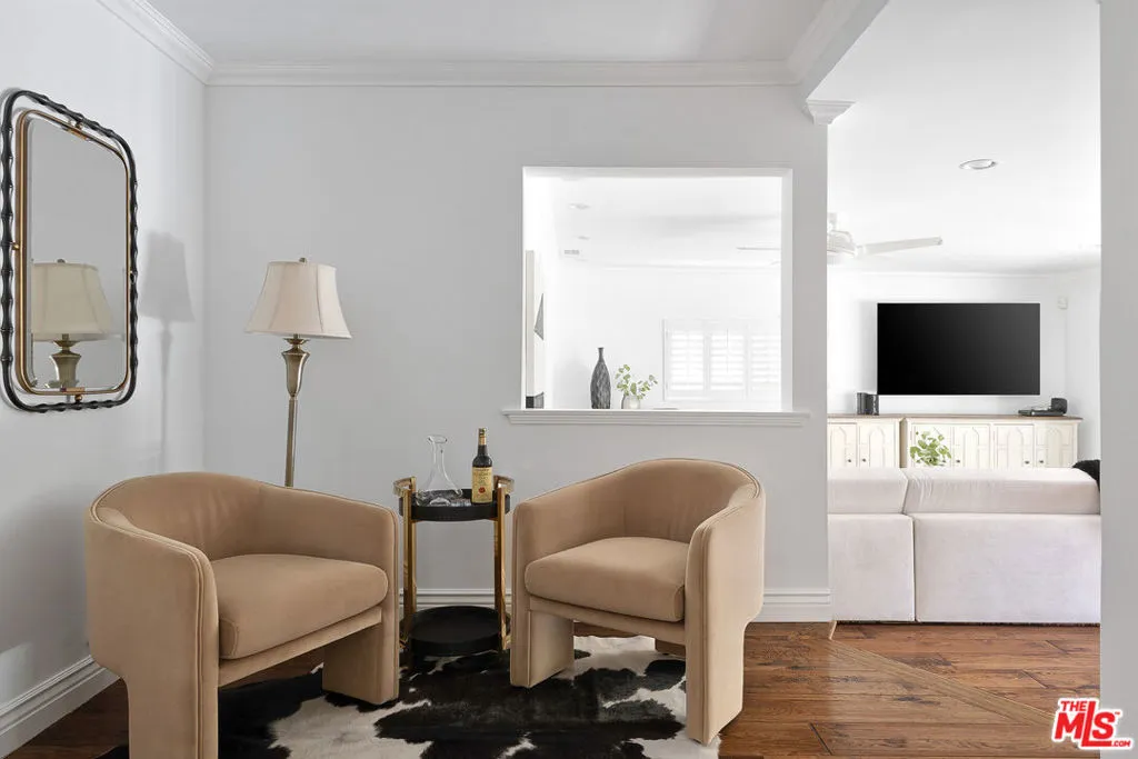 543 N June Street, Los Angeles, California 90004 home-pic-5